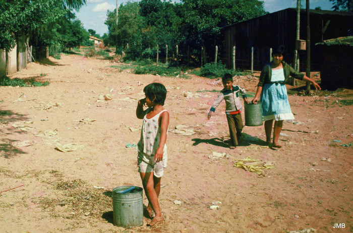 AÑO 1979 - COLOR - VIDA CAMPESINA EN PARAGUAY (JOSÉ MARÍA BLANCH)